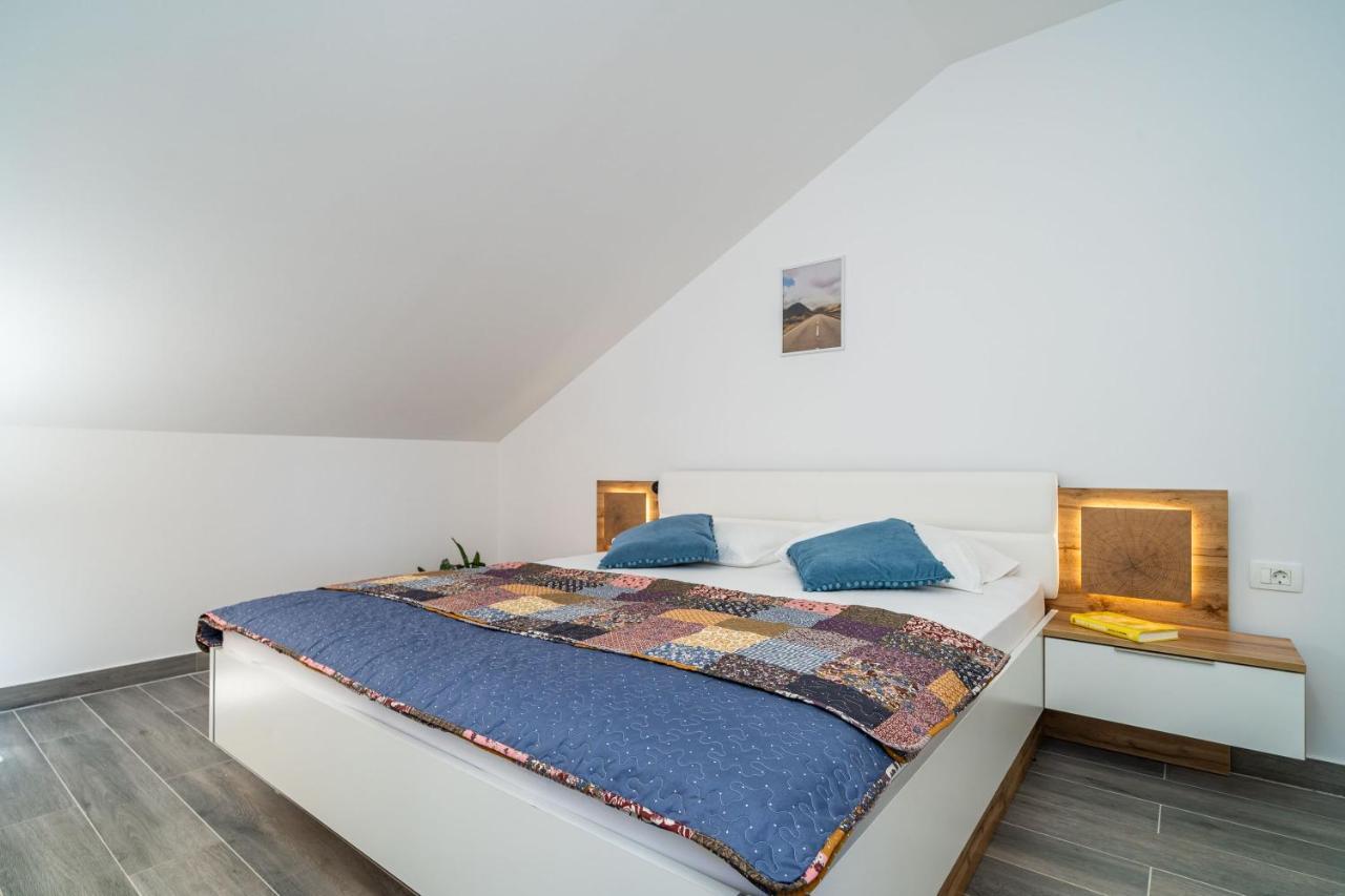 Apartments Amalija Čilipi Eksteriør bilde