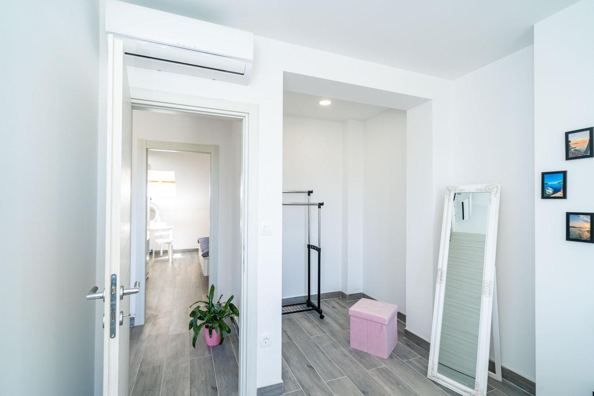 Apartments Amalija Čilipi Rom bilde