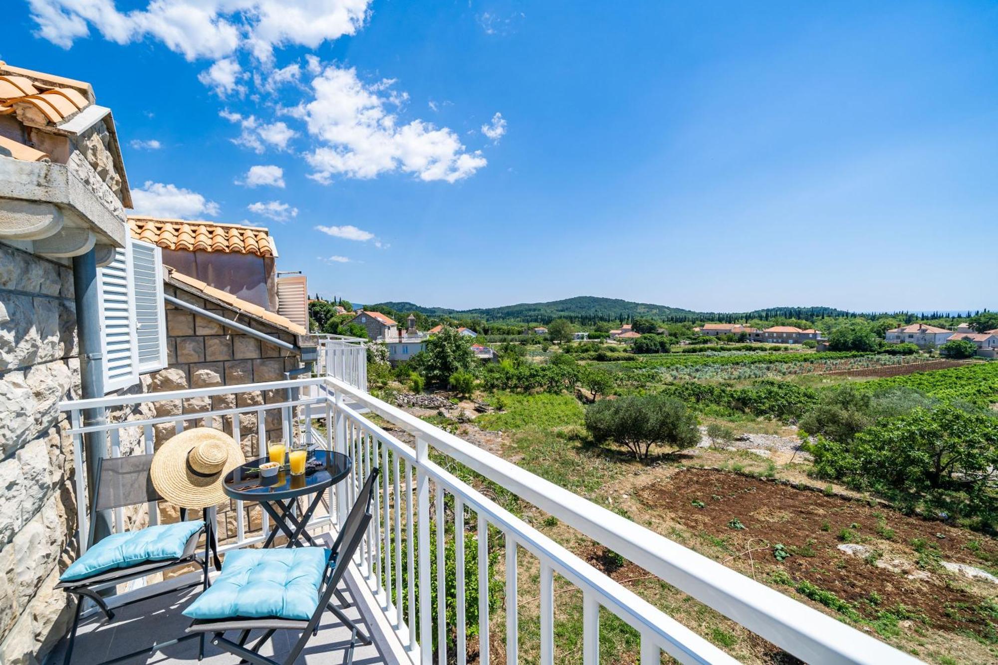 Apartments Amalija Čilipi Rom bilde