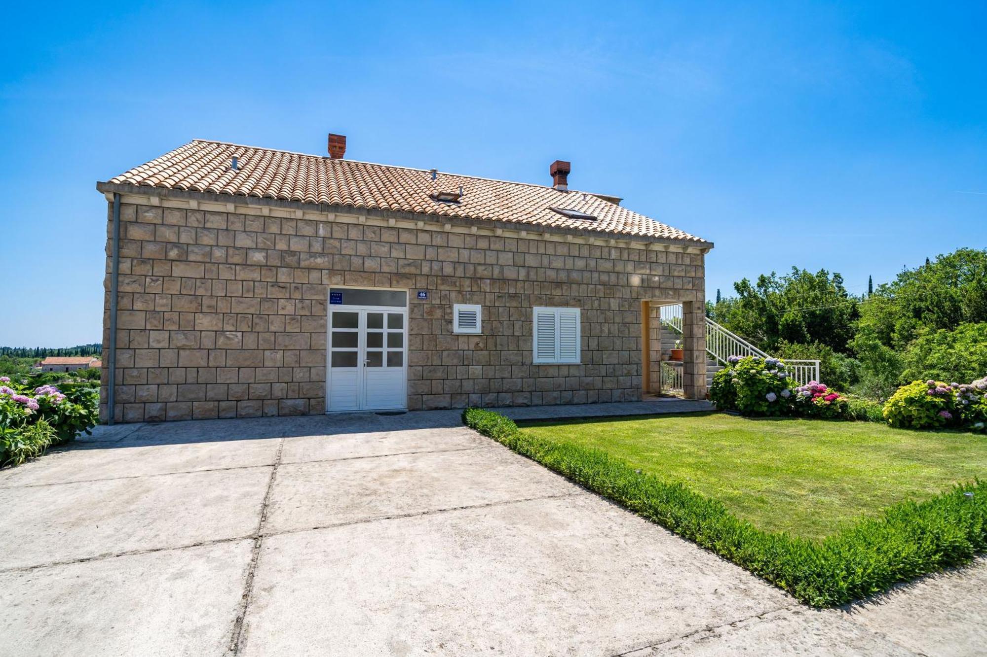 Apartments Amalija Čilipi Rom bilde
